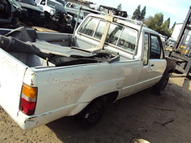 1984 TOYOTA PICK-UP HILUX, 2.4L EFI AUTO 2WD, COLOR WHITE, STK Z15003